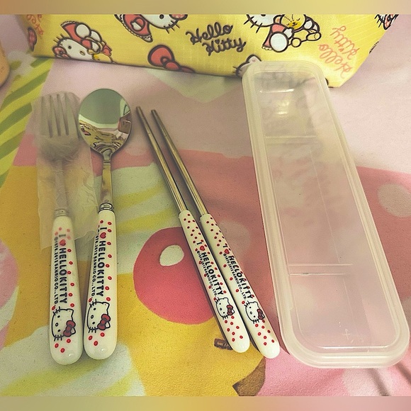 NIP- Large Hello Kitty Insulated Lunch Tote Bag Bundle. - Picture 2 of 3